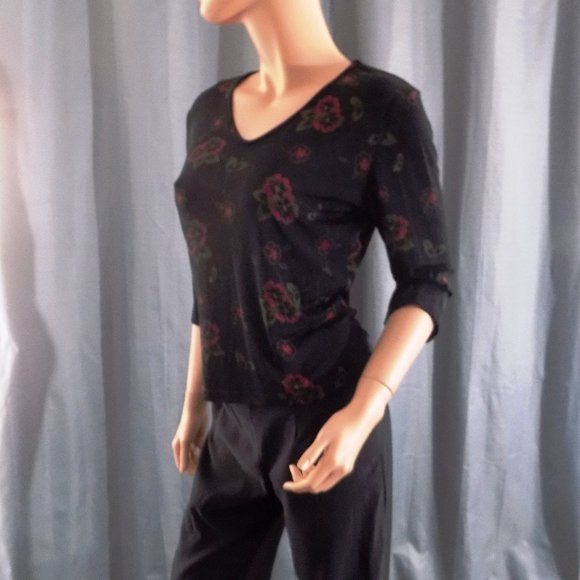 Briggs New York Long Sleeve Floral Blouse. - Picture 2 of 5